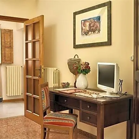 Domo Silvia E Paolo Gasthof Nuoro (Sardinia)